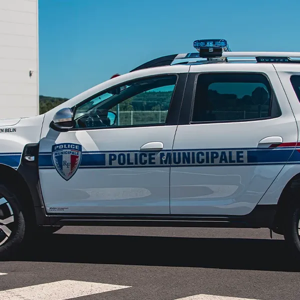 Présentation d'un véhicule de police municipale entièrement équipé